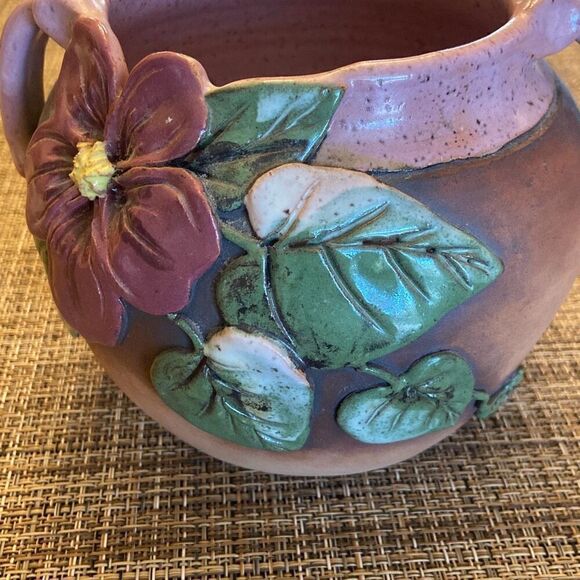 Vintage Signed Old Patagonia 1989 Crock Vase Pottery w/ Applied Flowers Leaves - Picture 5 of 12